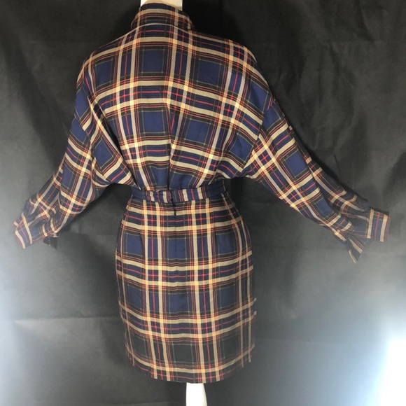 ELLEN TRACY PETITE , 3 Pieces ,Blouse ,Skirt, Top. - Picture 3 of 8